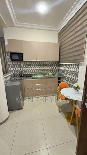 Bright Queen Room With Kitchen Balcony