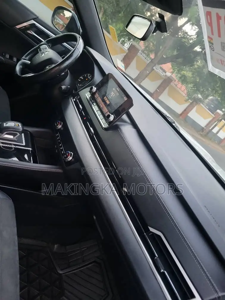 Mitsubishi Outlander SEL Launch Edition 2022 White