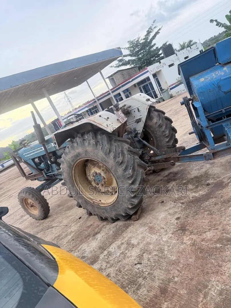 Ford Tractor 5000