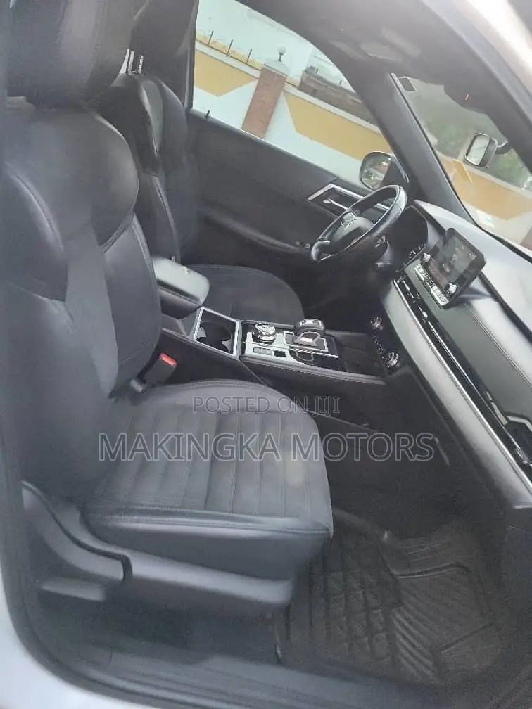 Mitsubishi Outlander SEL Launch Edition 2022 White