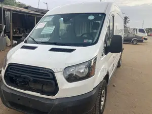 Ford Transit-350 2017 White