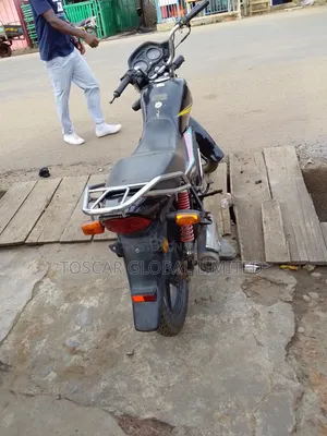 Honda CB 2018 Red