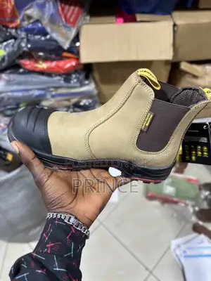 KINGUARD Chelsea No Lace Boot Size 42 - FREE Socks