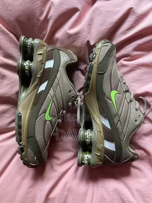 Nike Shox R3