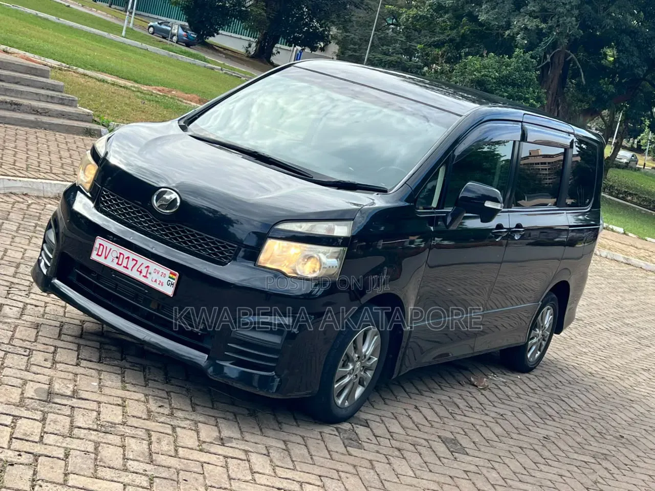 Toyota Voxy 2013 Black