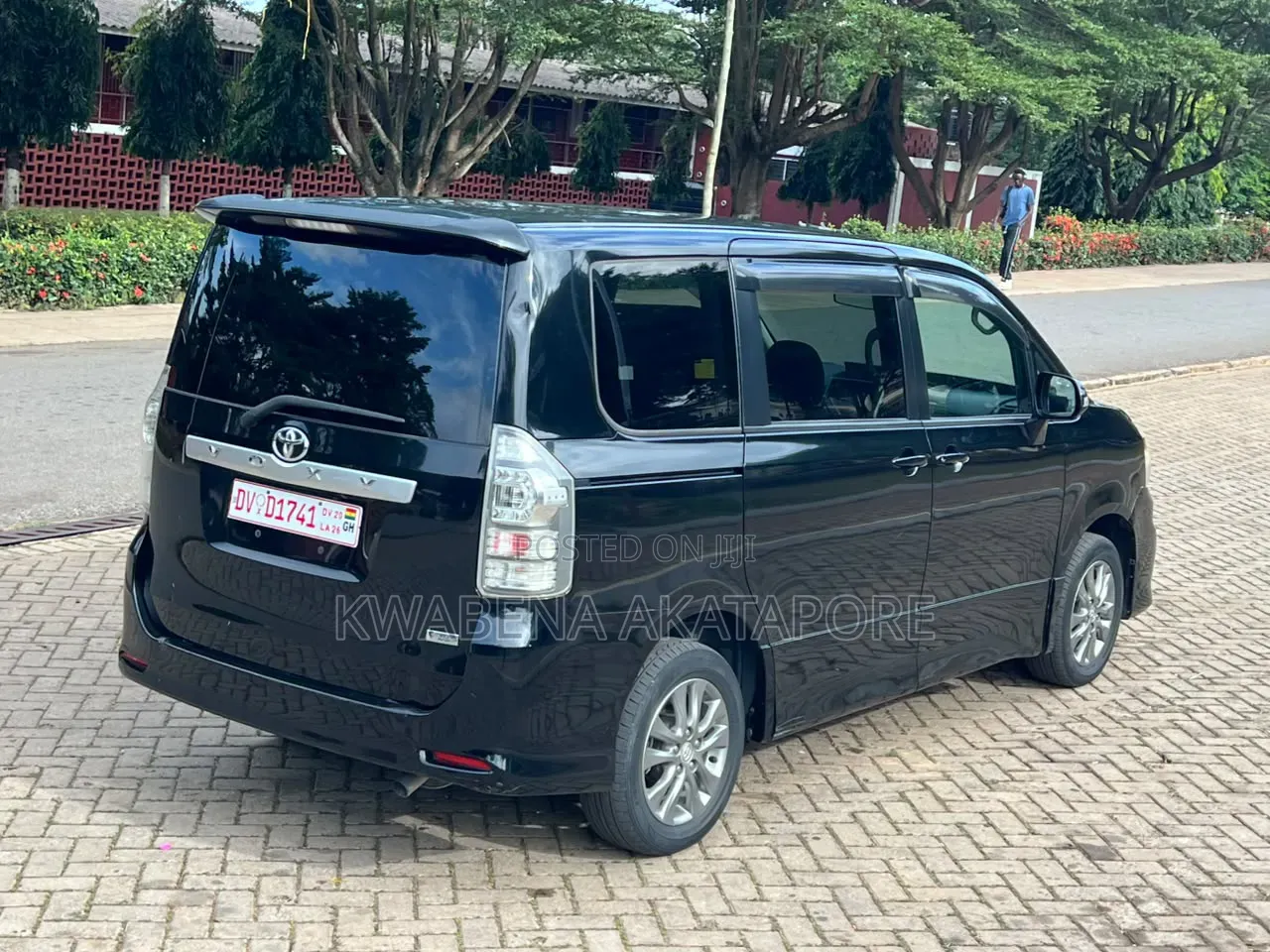 Toyota Voxy 2013 Black