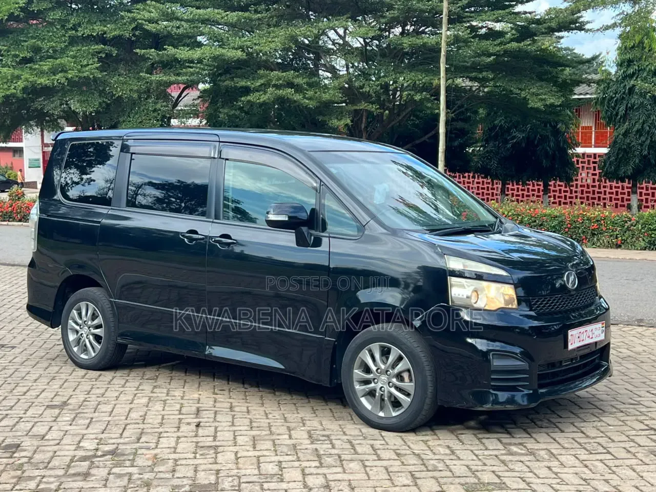 Toyota Voxy 2013 Black