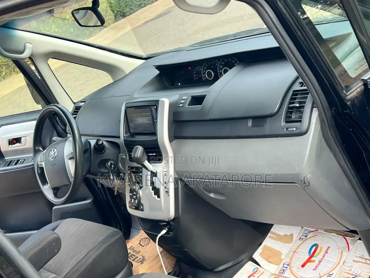 Toyota Voxy 2013 Black