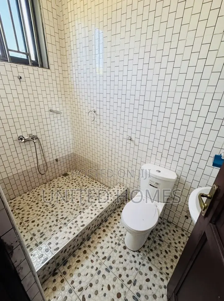 2bdrm Apartment in Achimota for rent