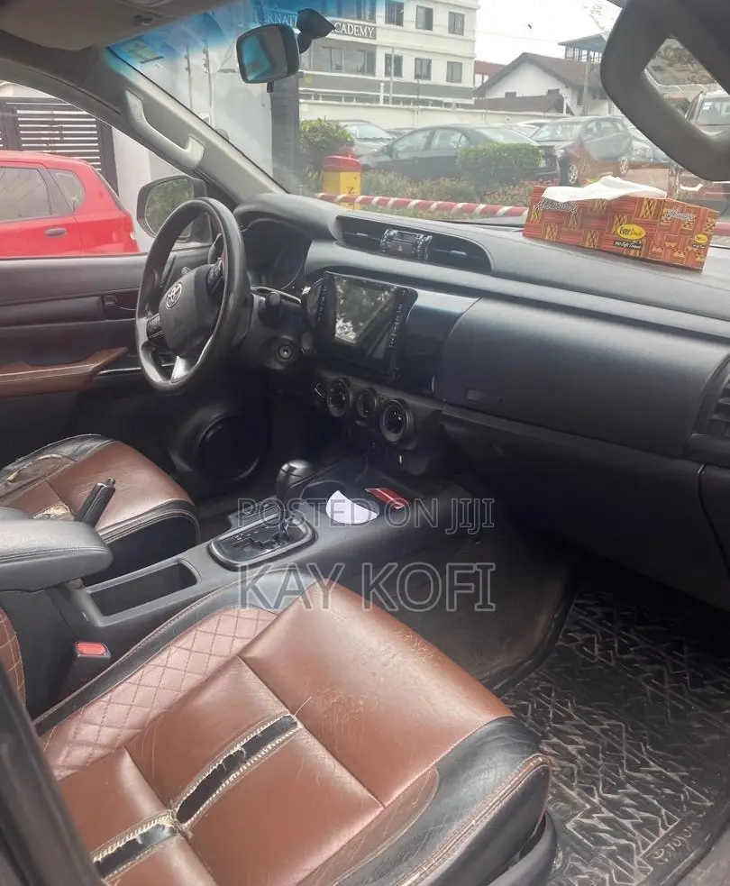 Toyota Hilux Revo Double Cab Deisel 2.4 AWD 2017 Gray