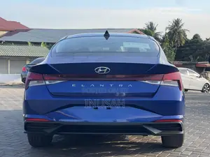 Hyundai Elantra SEL 2023 Blue