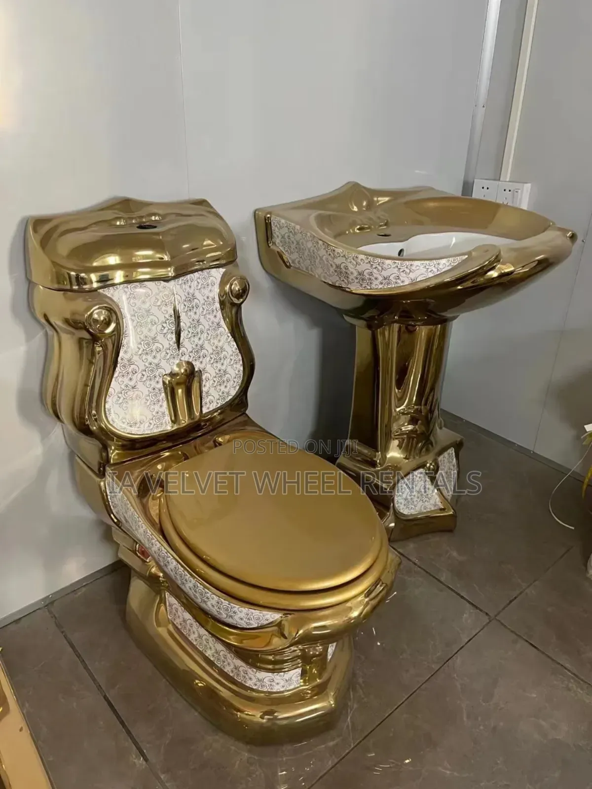 Royal Gold Toilet and Standing Wash Basin