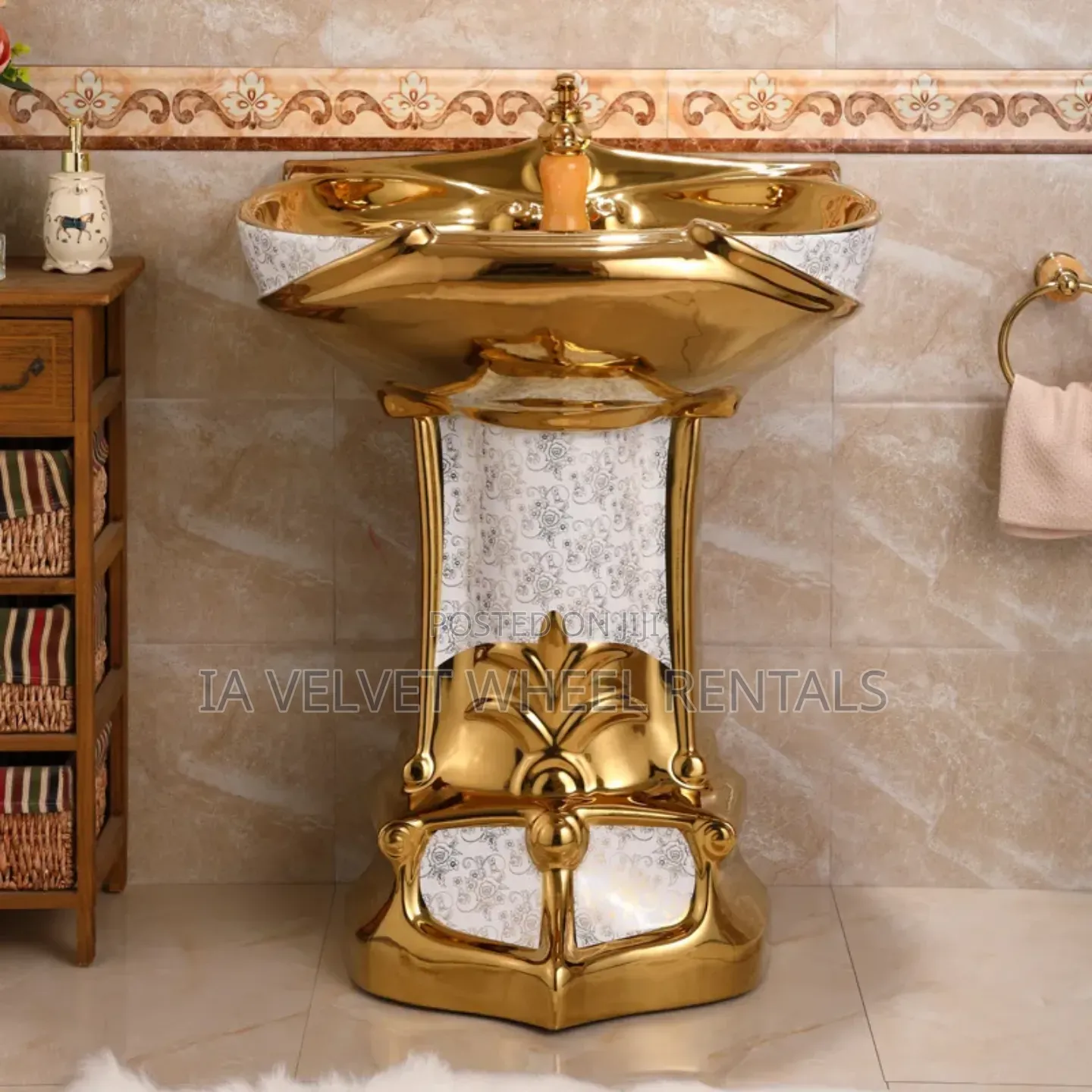 Royal Gold Toilet and Standing Wash Basin