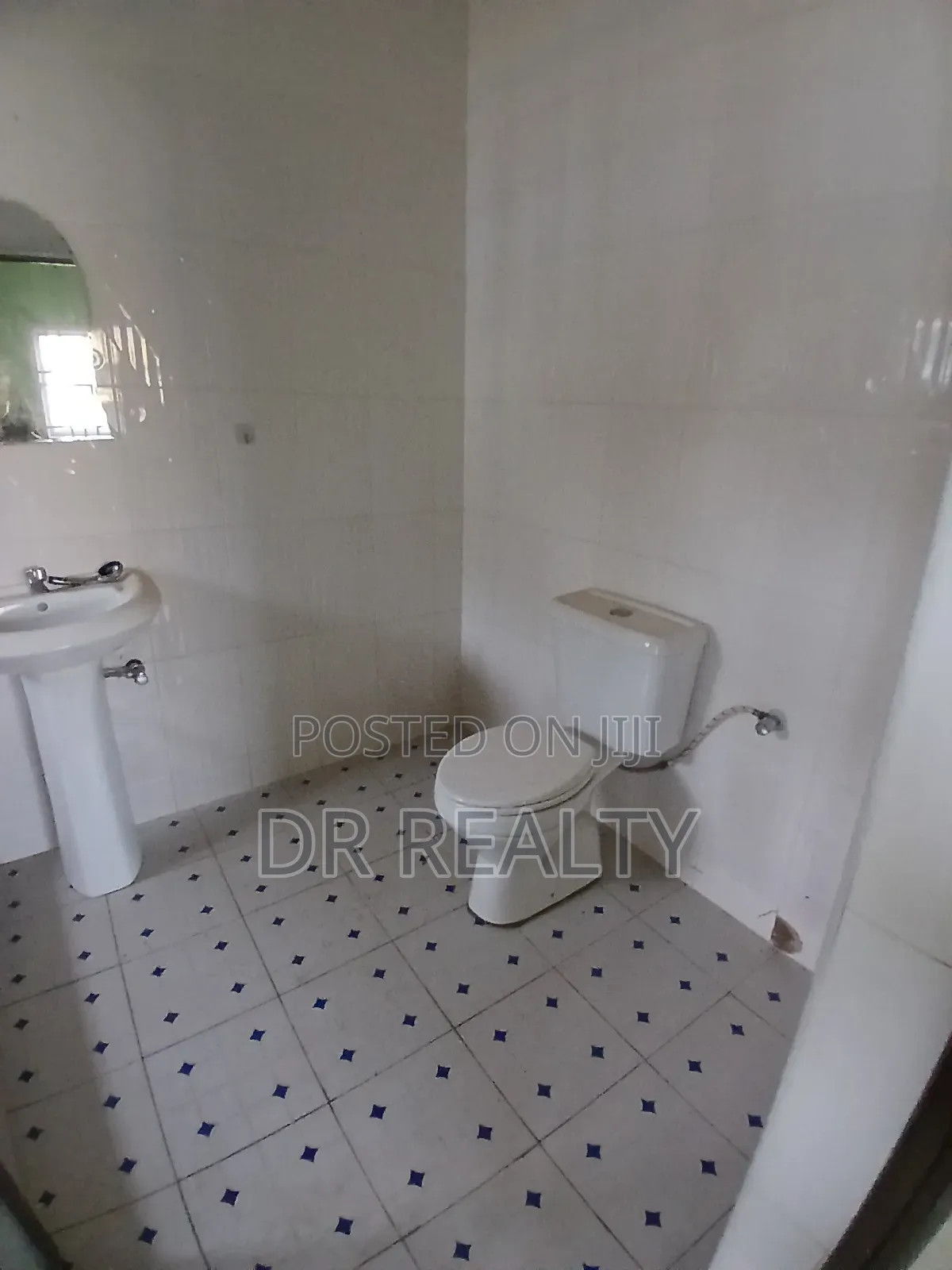 3bdrm House in Adom Estate, Community 25 for rent