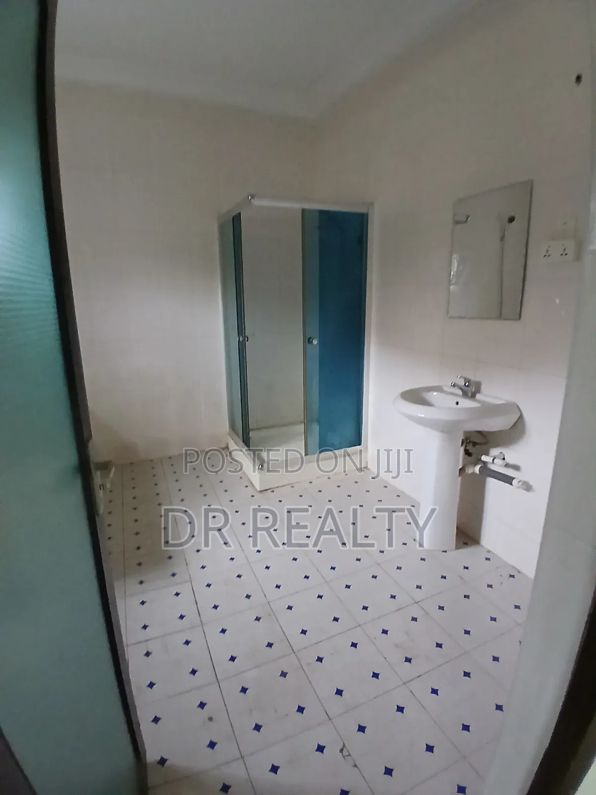 3bdrm House in Adom Estate, Community 25 for rent
