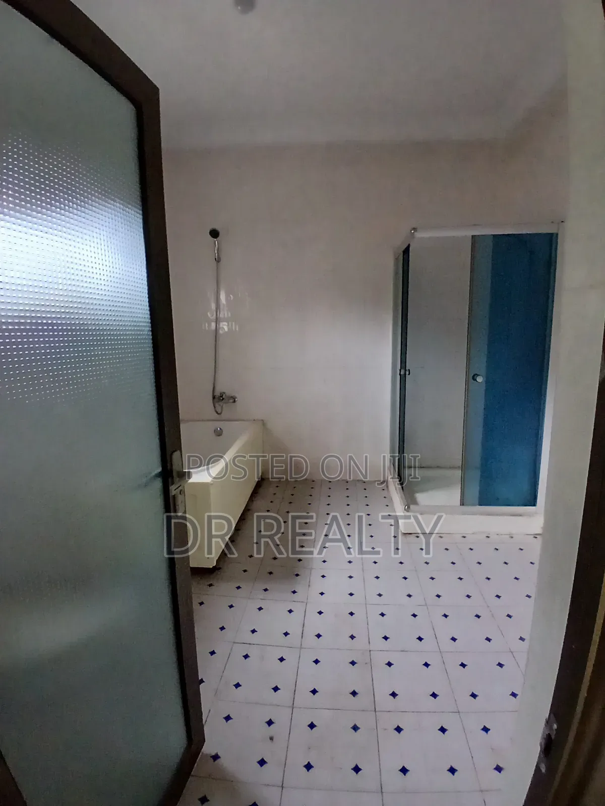 3bdrm House in Adom Estate, Community 25 for rent