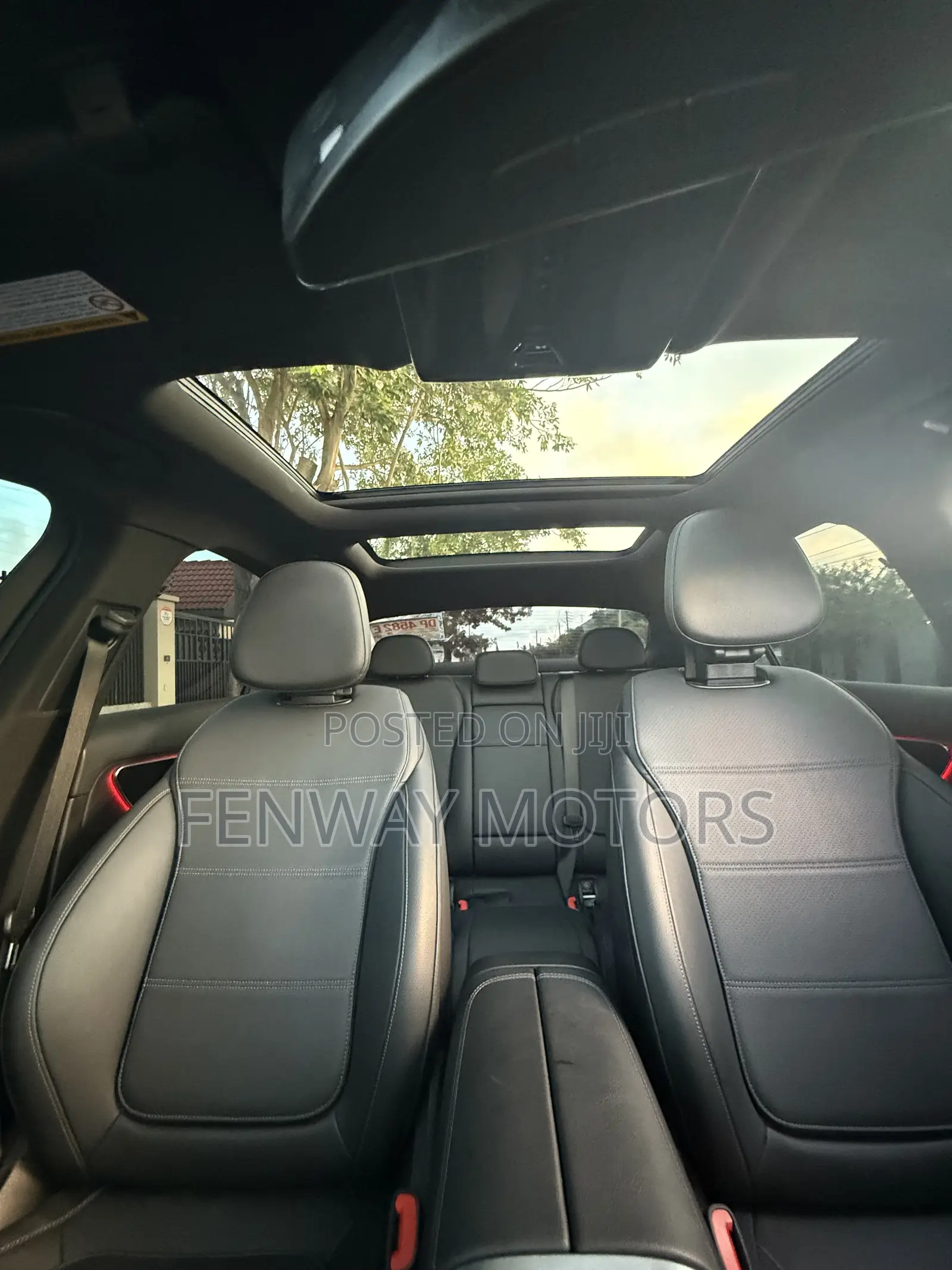 Mercedes-Benz C300 2024 White