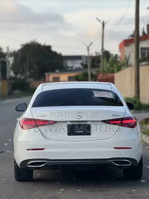 Mercedes-Benz C300 2024 White