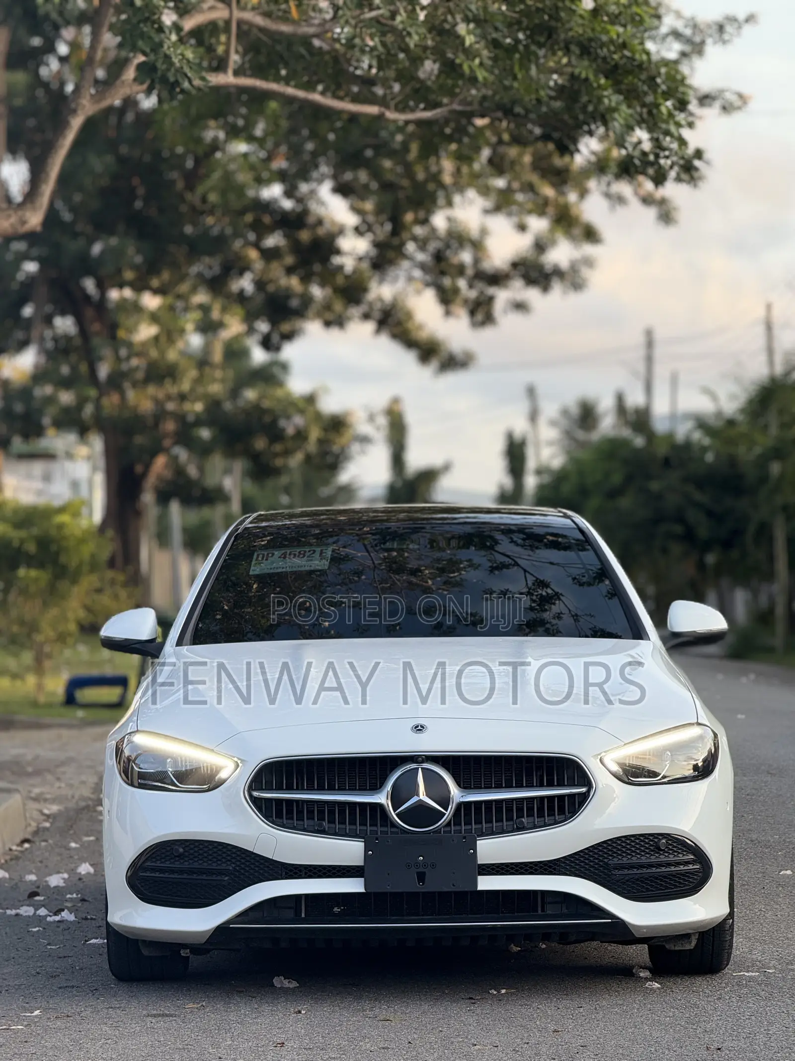 Mercedes-Benz C300 2024 White