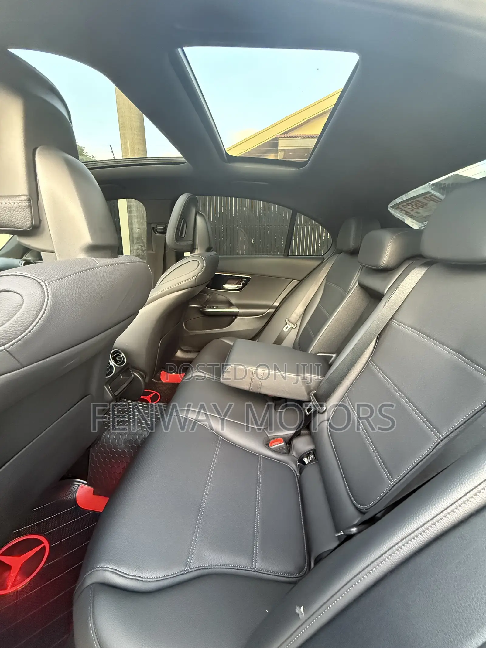 Mercedes-Benz C300 2024 White