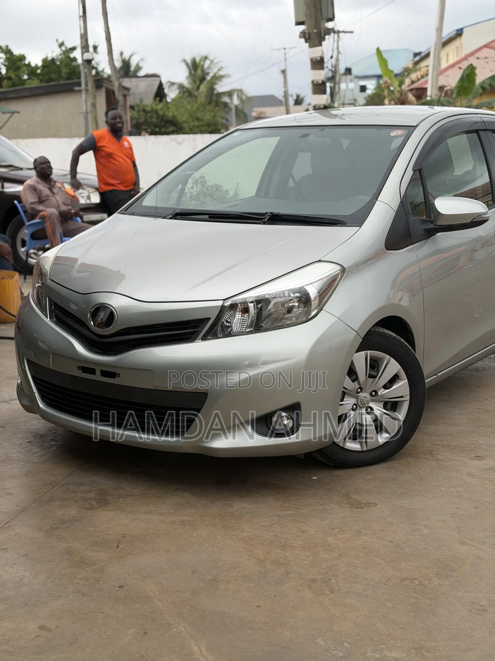 Toyota Vitz 1.3 FWD 5dr 2012 Green