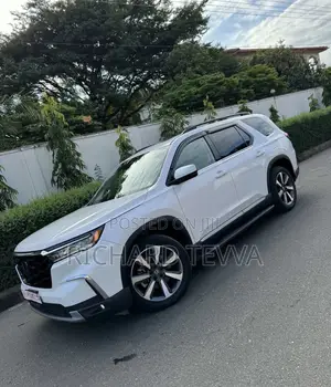 Honda Pilot Touring AWD 2025 White