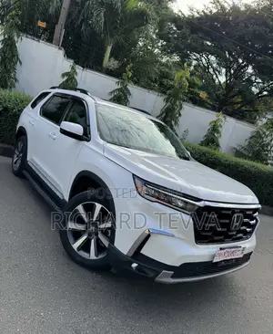 Honda Pilot Touring AWD 2025 White
