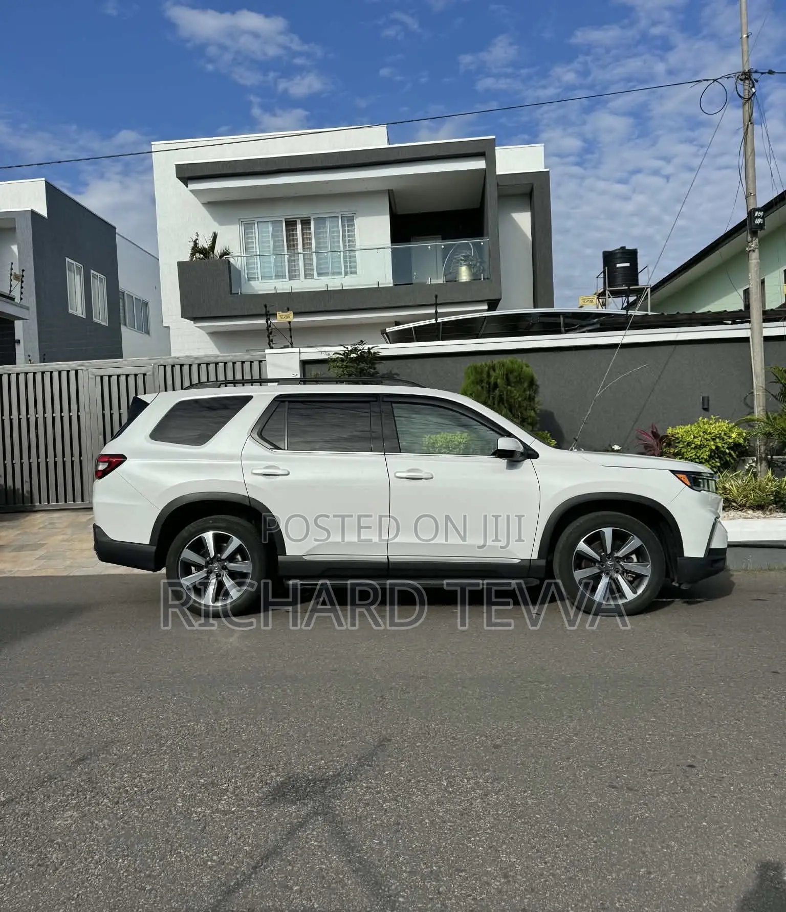 Honda Pilot Touring AWD 2025 White