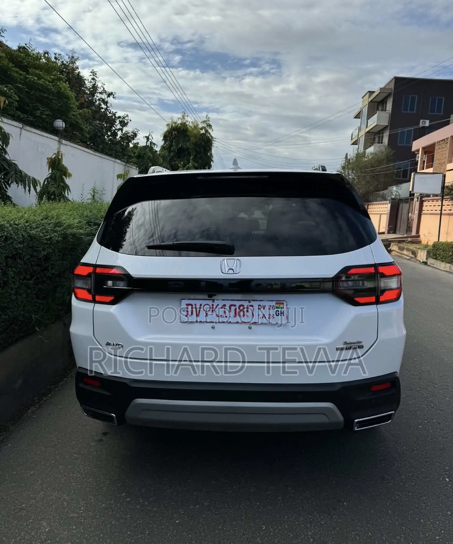 Honda Pilot Touring AWD 2025 White