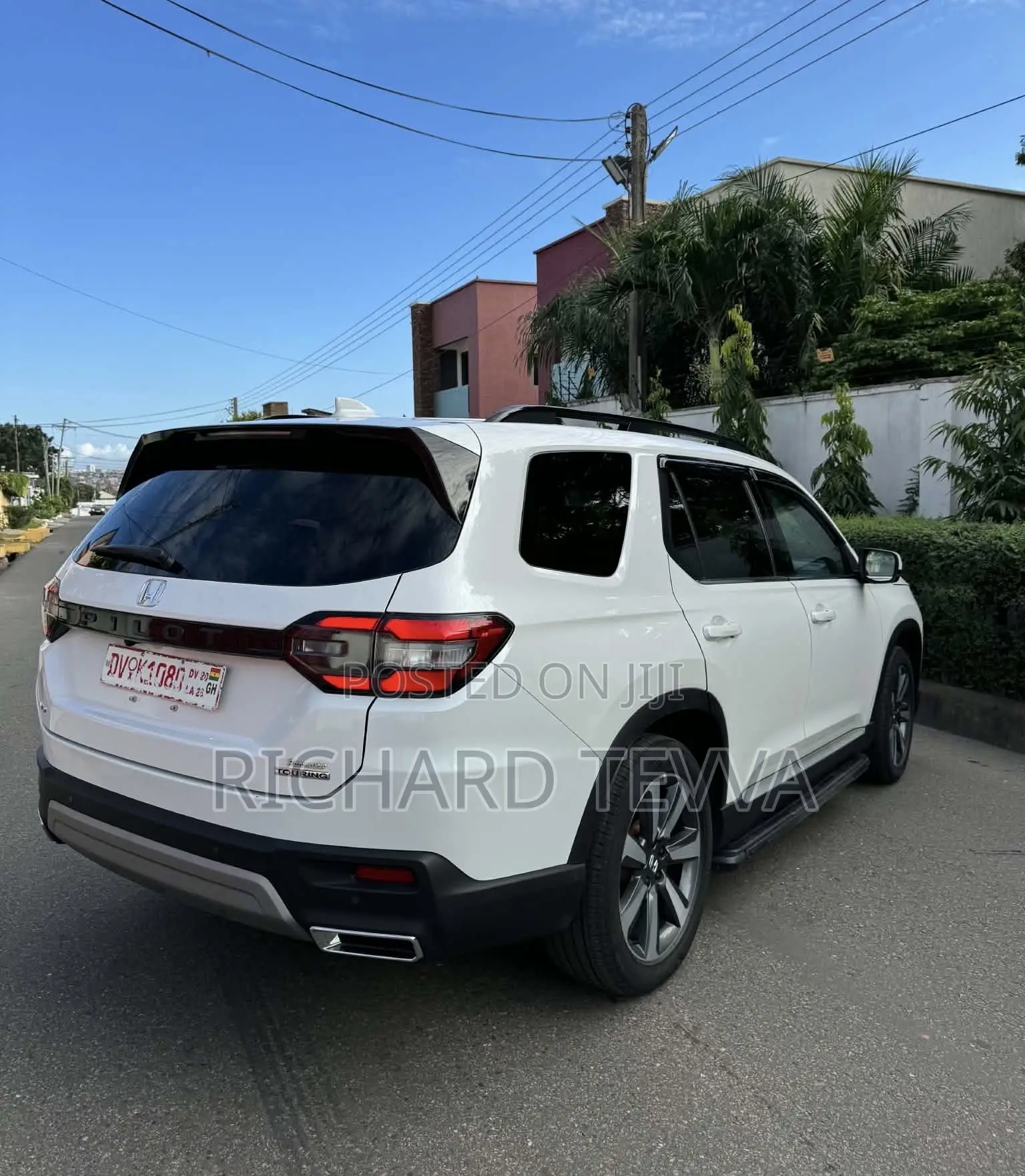Honda Pilot Touring AWD 2025 White