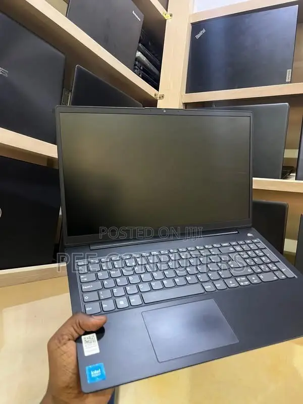 New Laptop Lenovo V15 8GB Intel Core i5 SSD 256GB