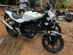 Hyosung 125/250 2009 White
