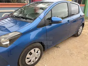 Toyota Vitz 1.3 FWD 5dr 2015 Blue