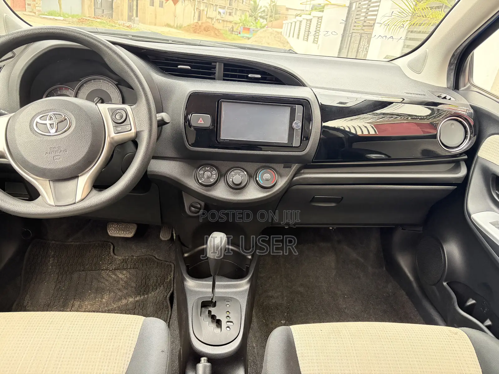 Toyota Vitz 1.3 FWD 5dr 2015 Blue