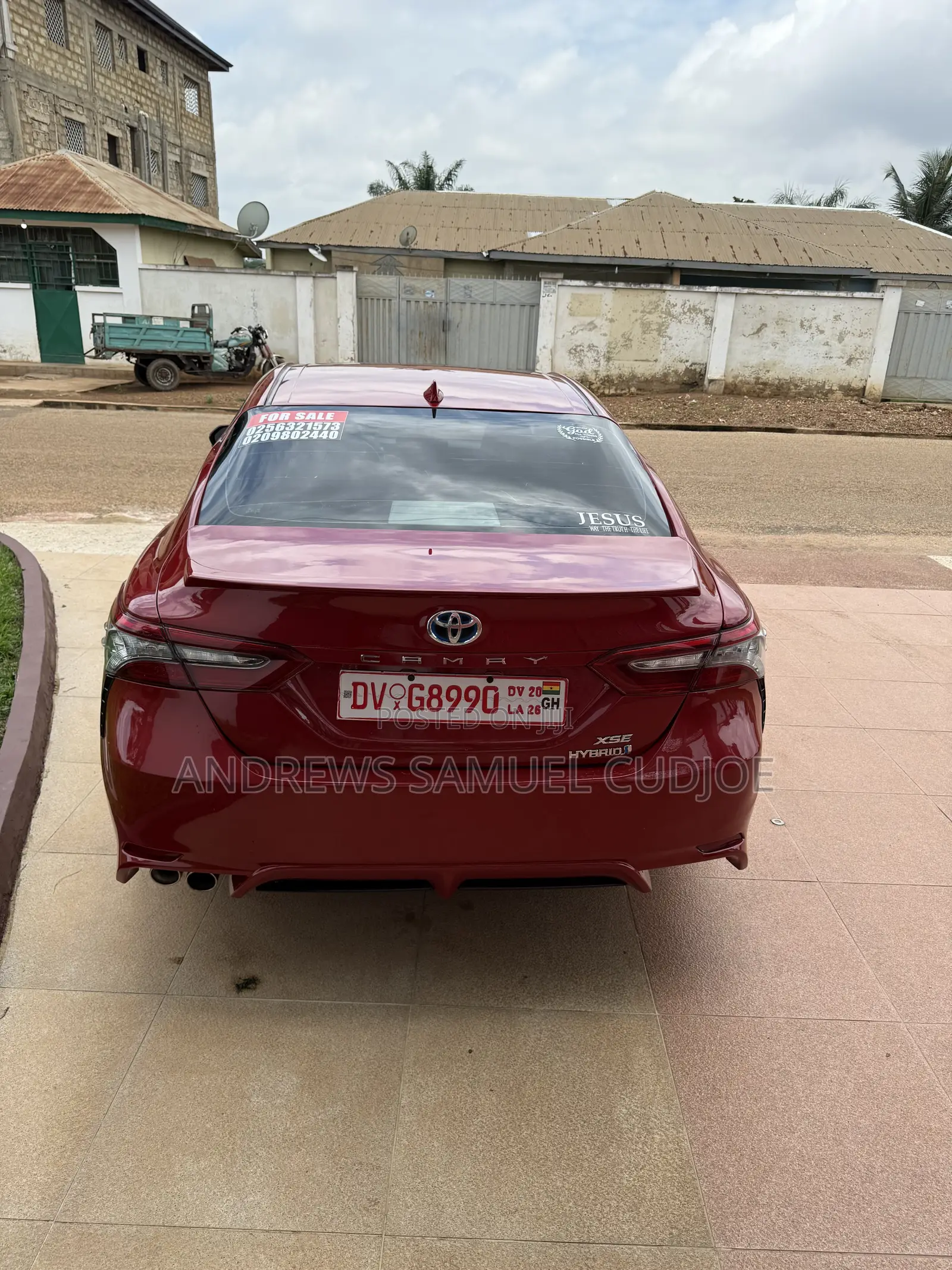 Toyota Camry Hybrid XSE 2023 Red