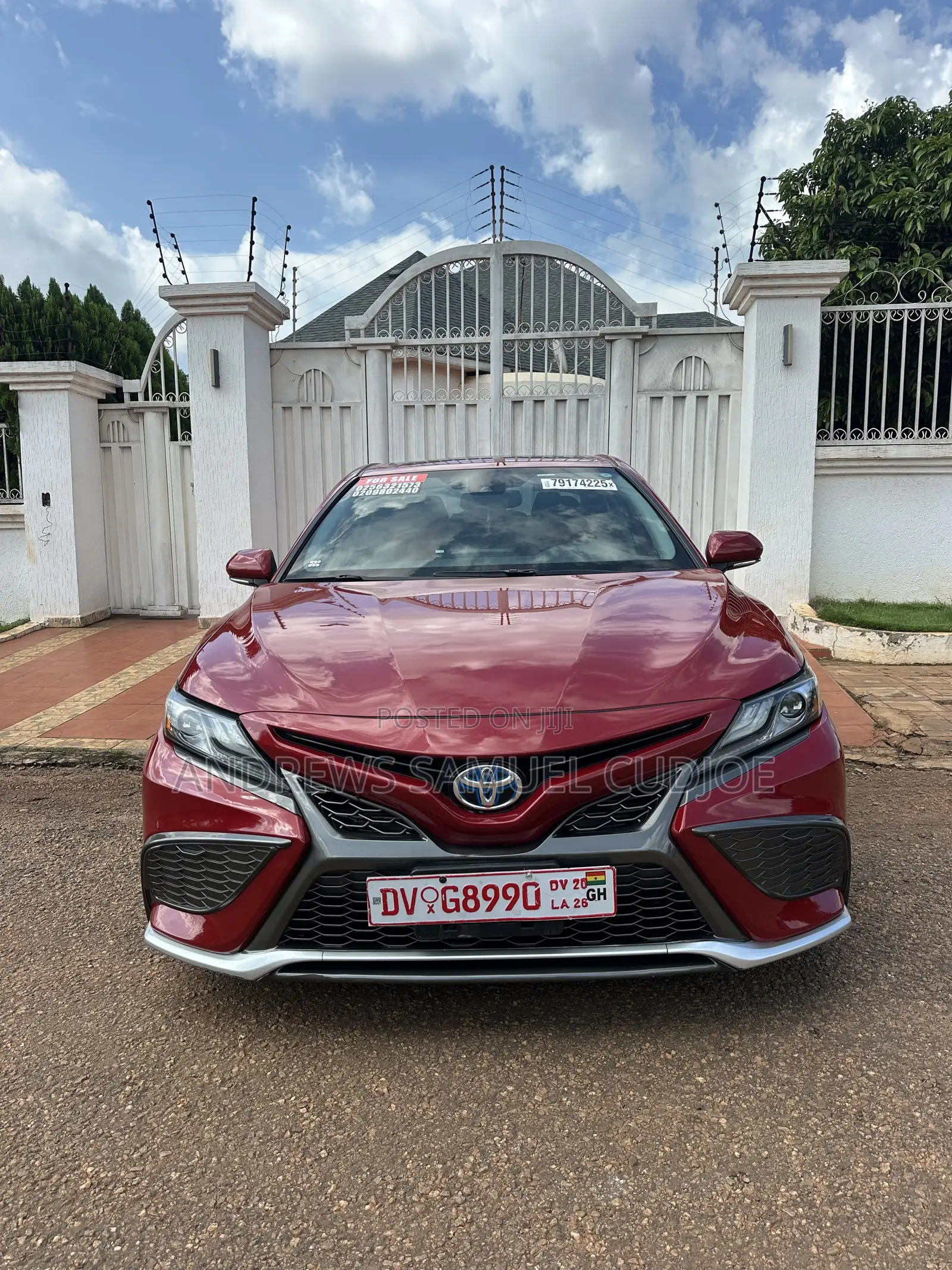 Toyota Camry Hybrid XSE 2023 Red