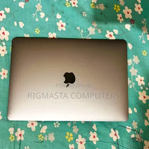 New Laptop Apple MacBook Pro 2019 16GB Intel Core i7 SSD 512GB