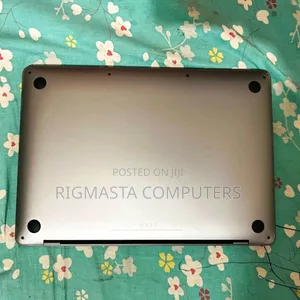 New Laptop Apple MacBook Pro 2019 16GB Intel Core i7 SSD 512GB