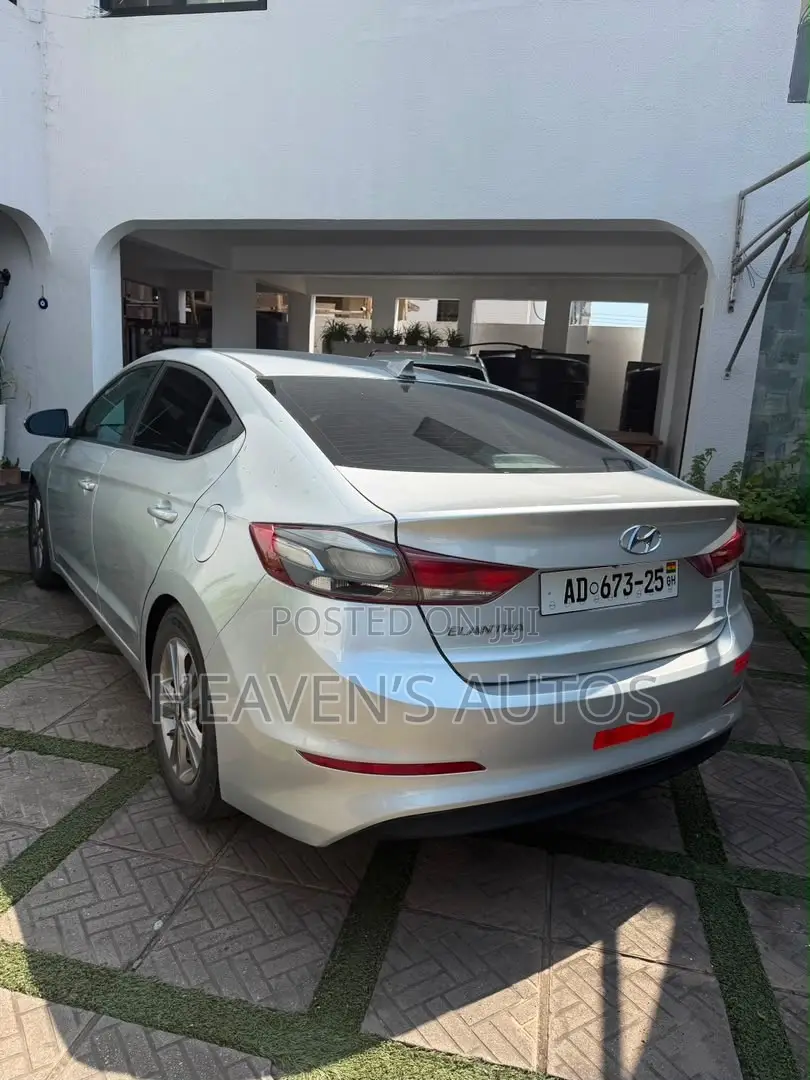 Hyundai Elantra 2017 Silver