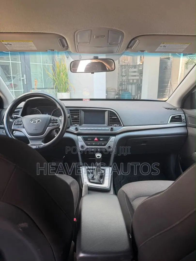 Hyundai Elantra 2017 Silver