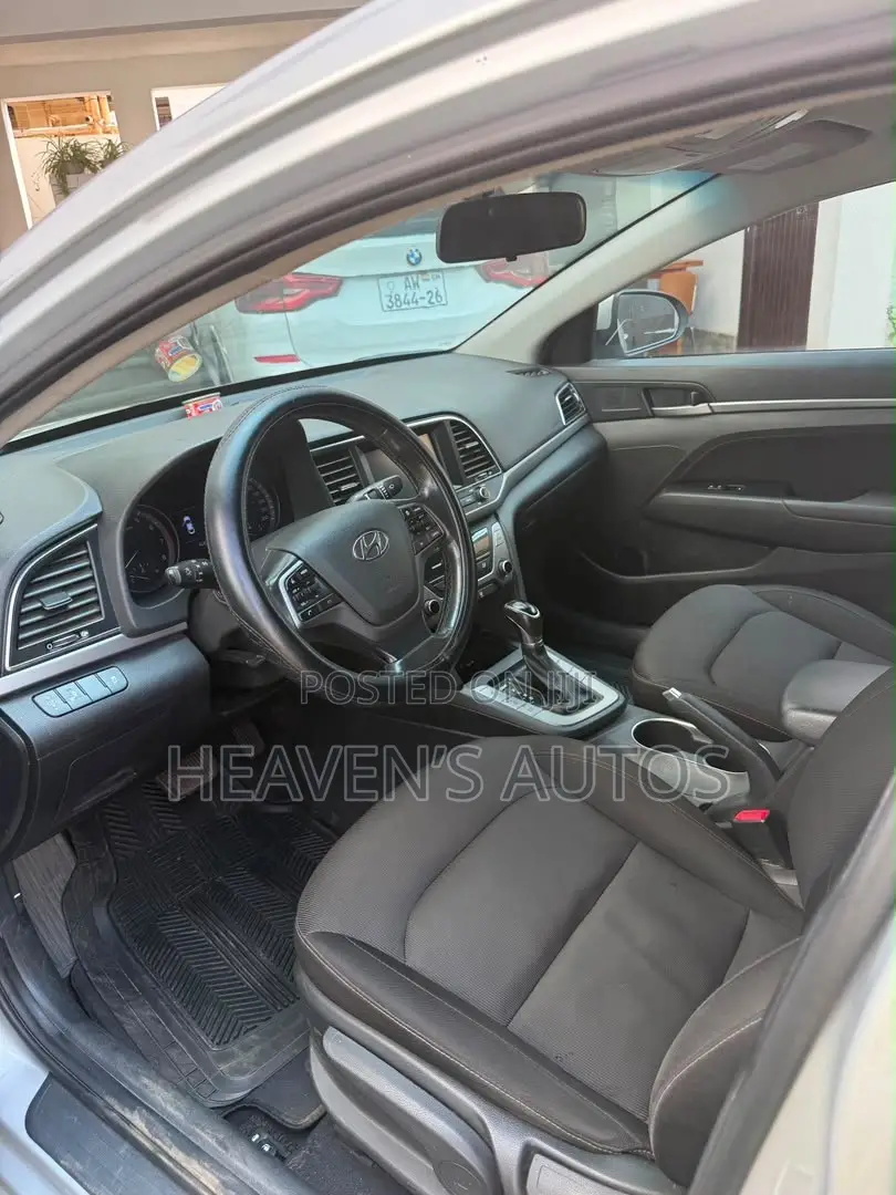 Hyundai Elantra 2017 Silver