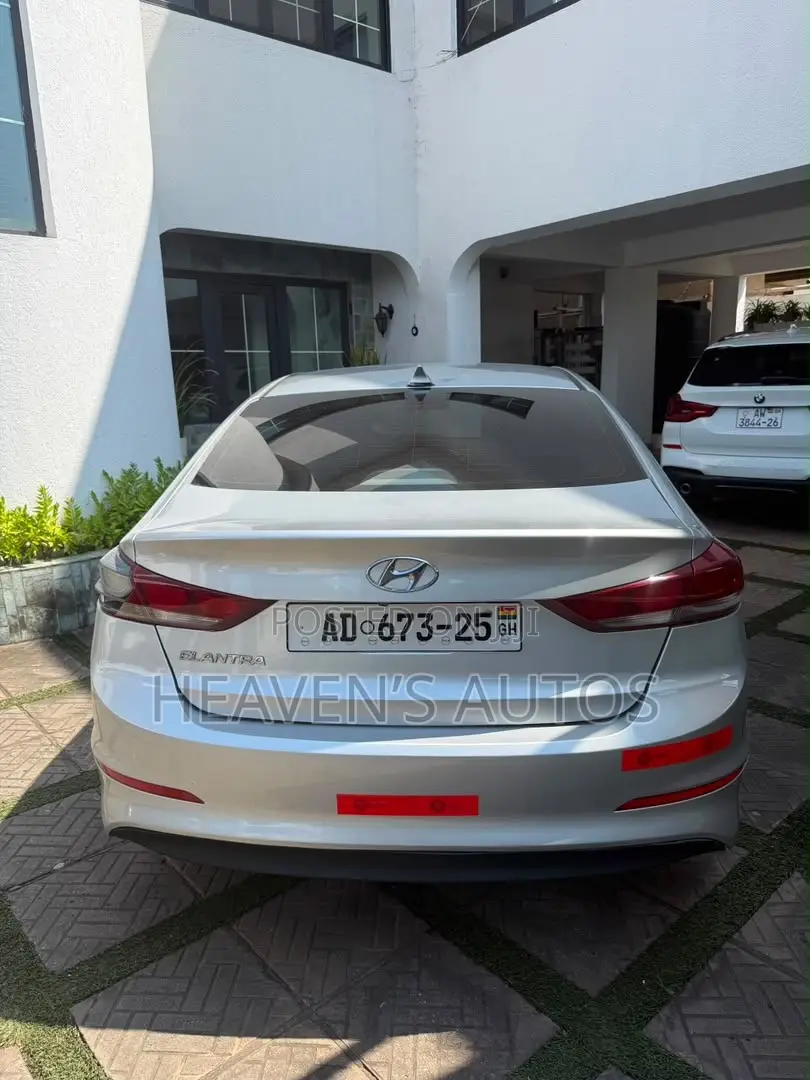 Hyundai Elantra 2017 Silver