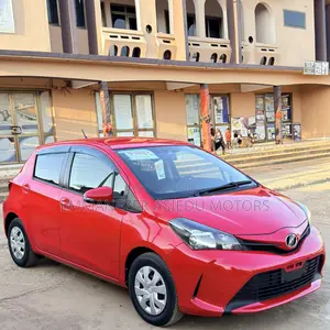 Toyota Vitz 1.3 FWD 5dr 2015 Red