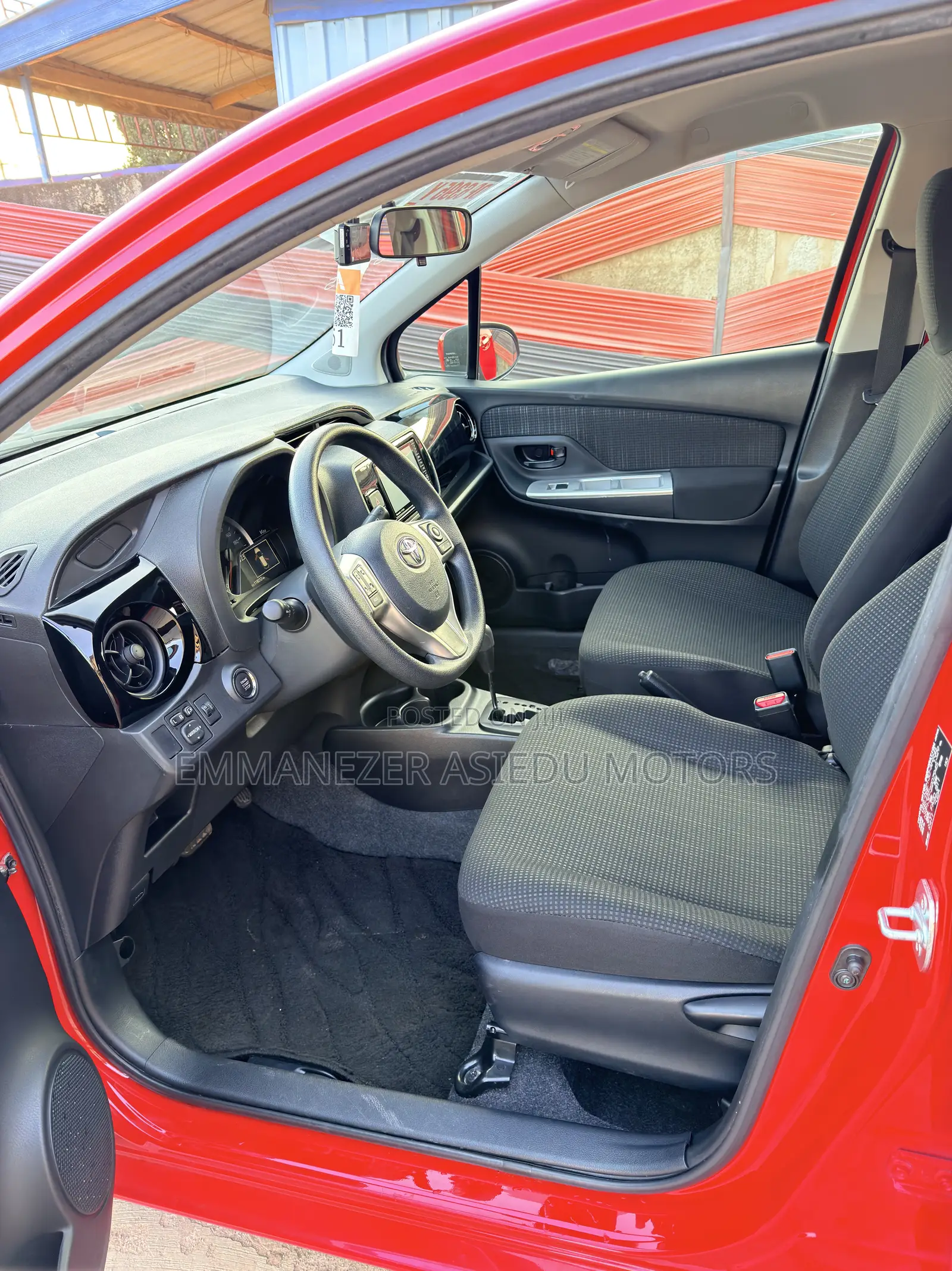 Toyota Vitz 1.3 FWD 5dr 2015 Red