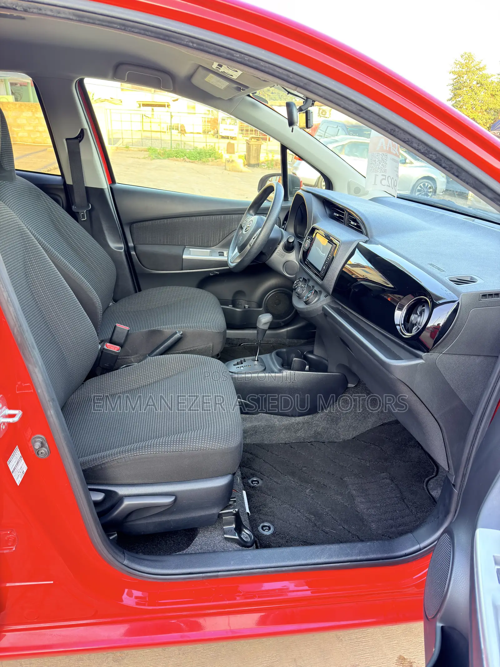 Toyota Vitz 1.3 FWD 5dr 2015 Red