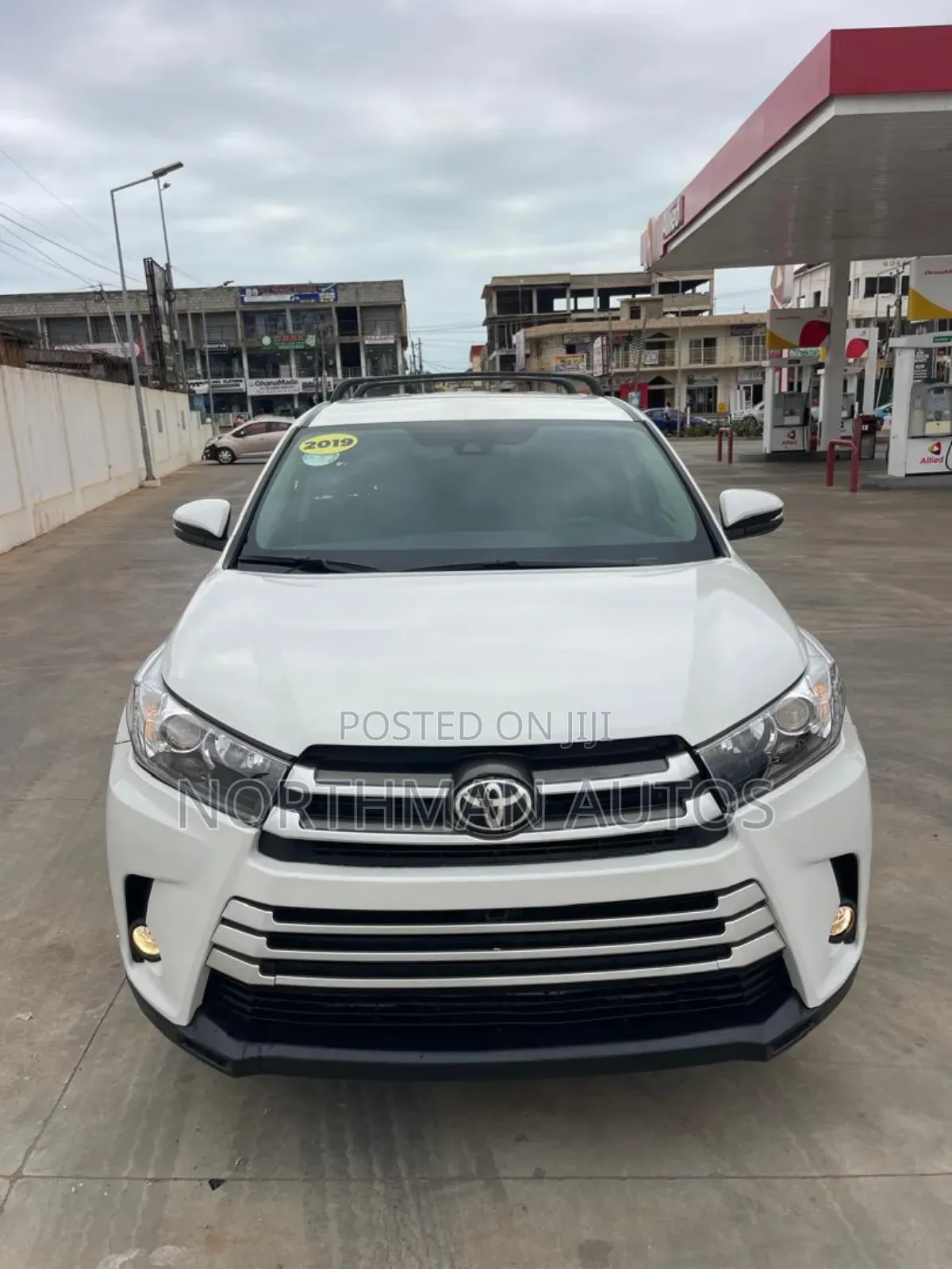 Toyota Highlander LE Plus 2019 White