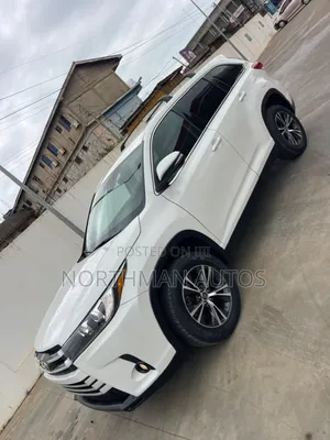 Toyota Highlander LE Plus 2019 White