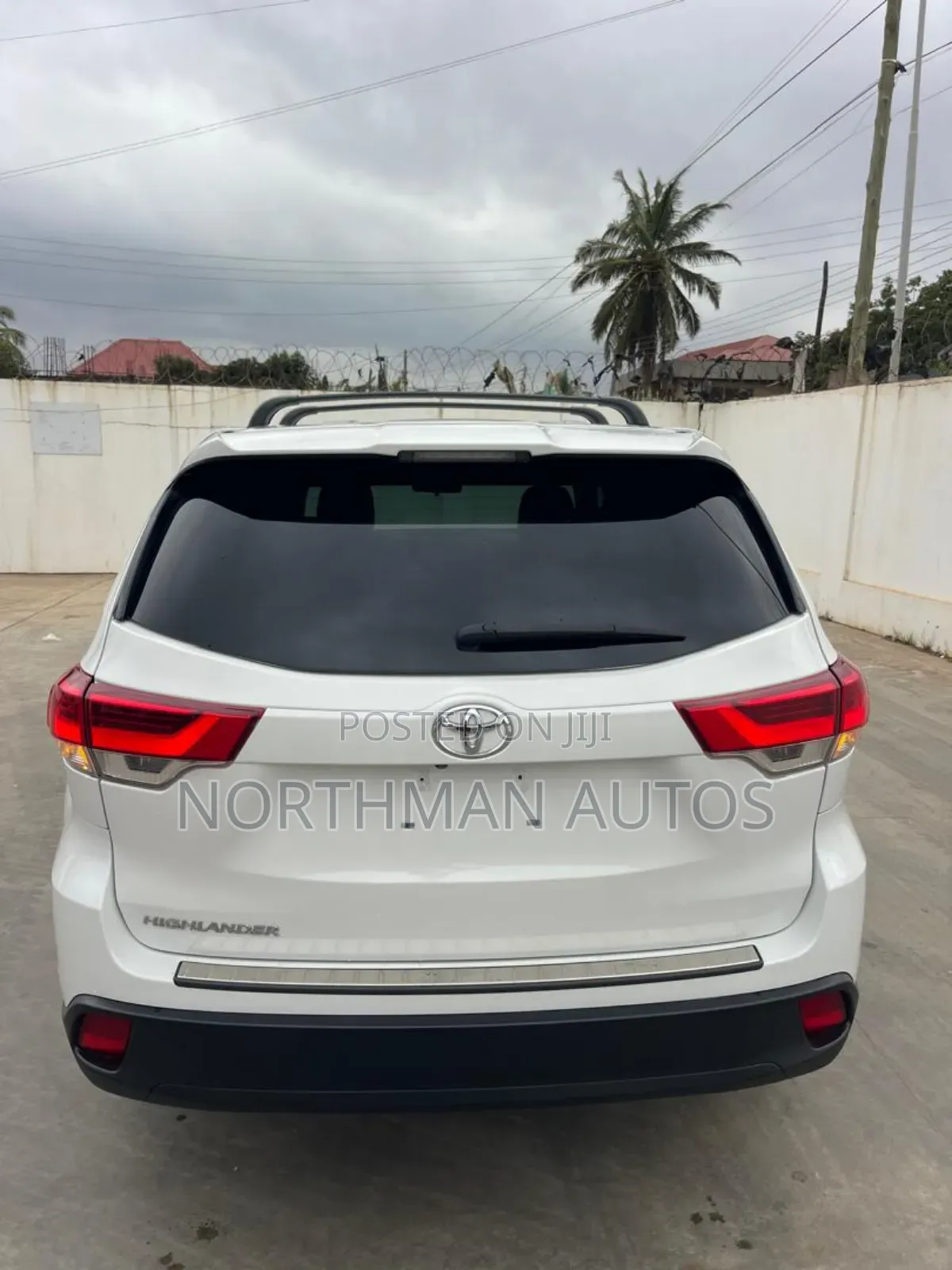 Toyota Highlander LE Plus 2019 White