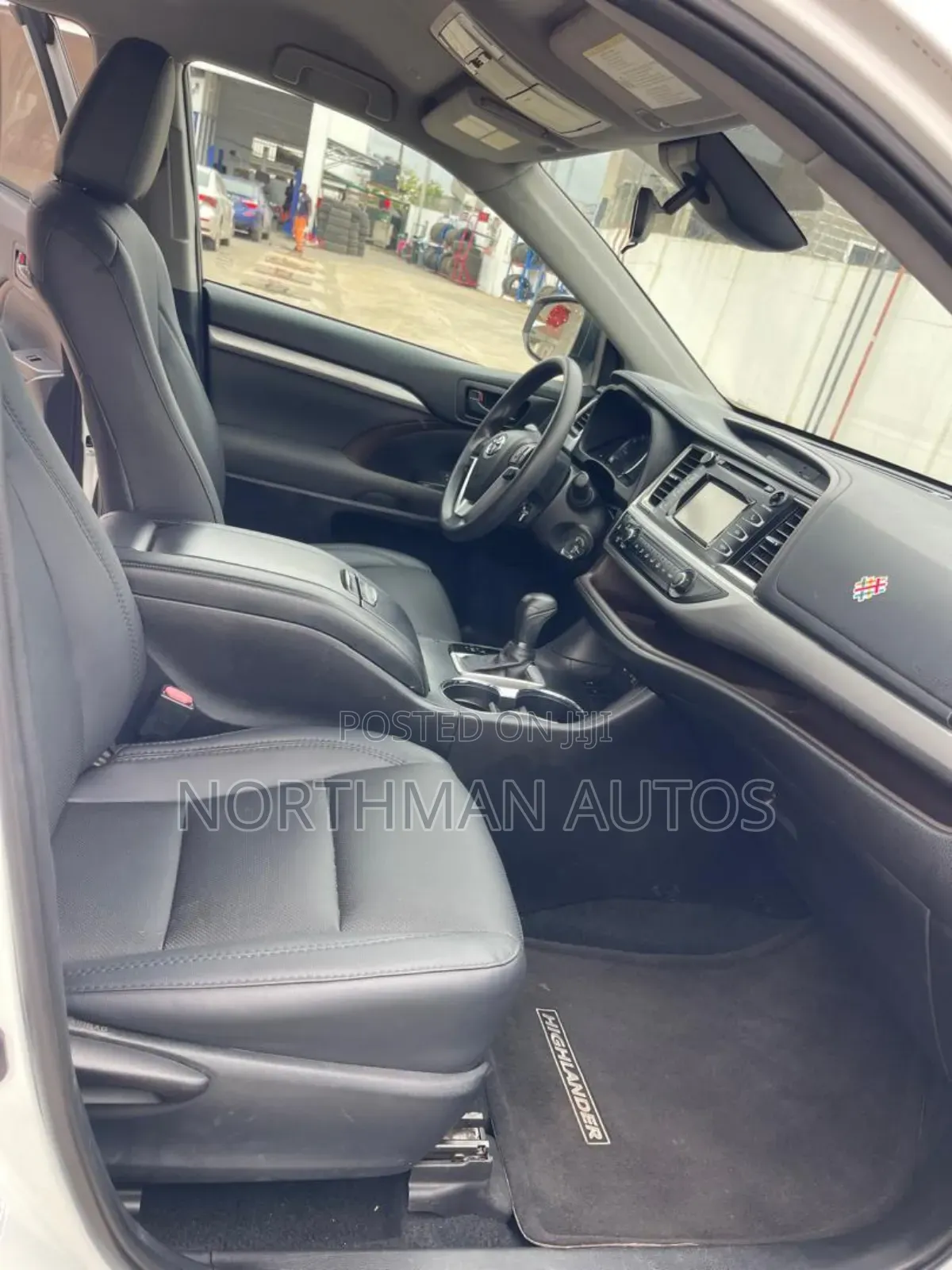 Toyota Highlander LE Plus 2019 White