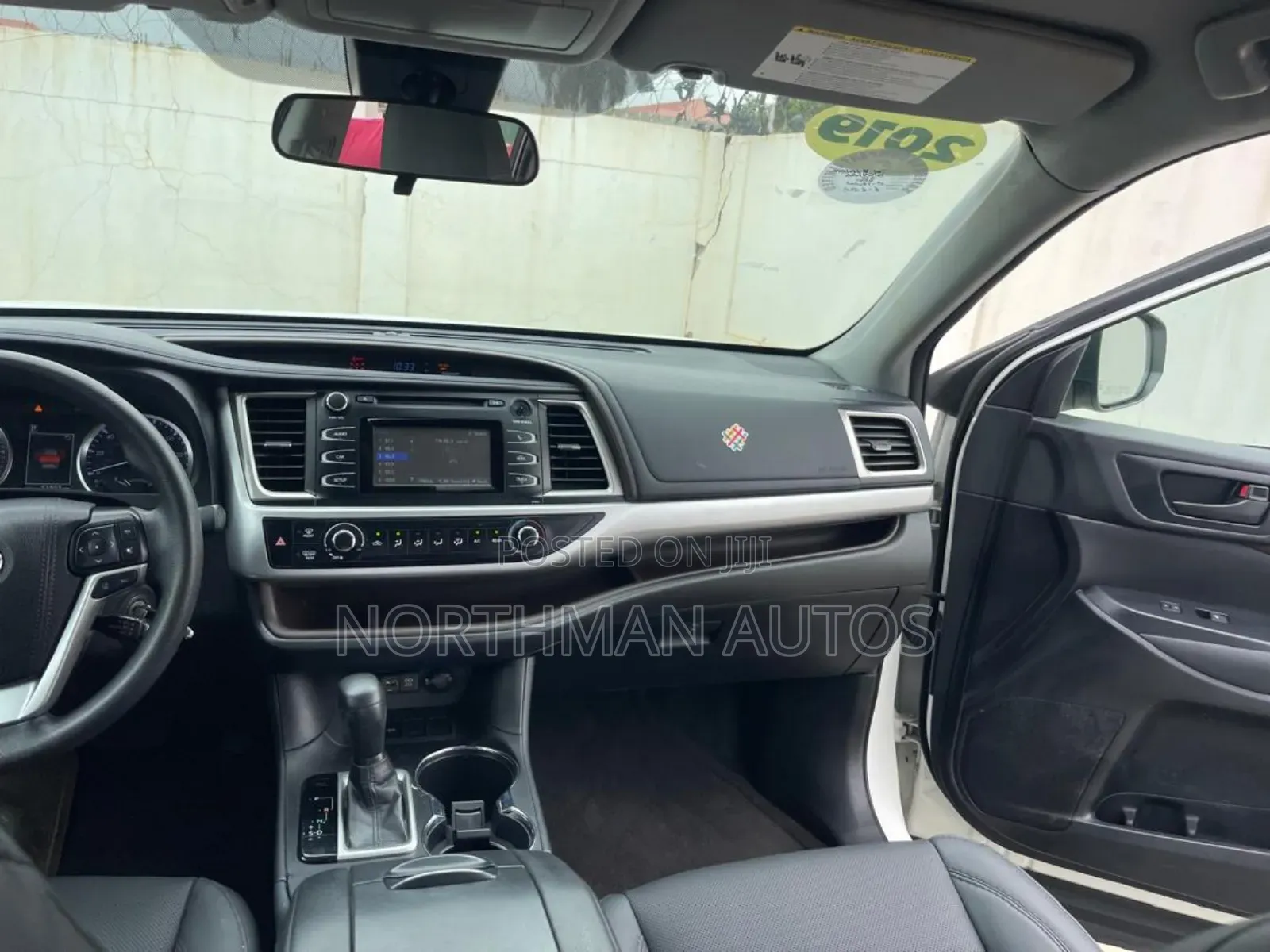 Toyota Highlander LE Plus 2019 White